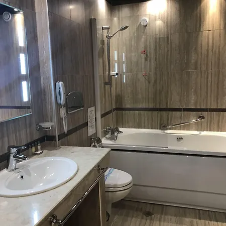 酒店 Hills & 波罗维茨